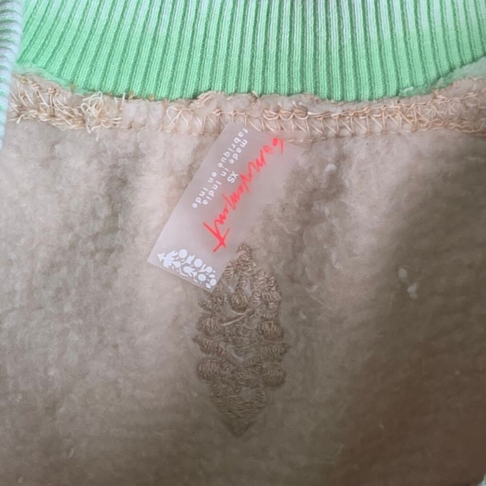 Free People Intercept Colorblock in Sesame Limezest Oversize Sweater Sz XS - Picture 8 of 15